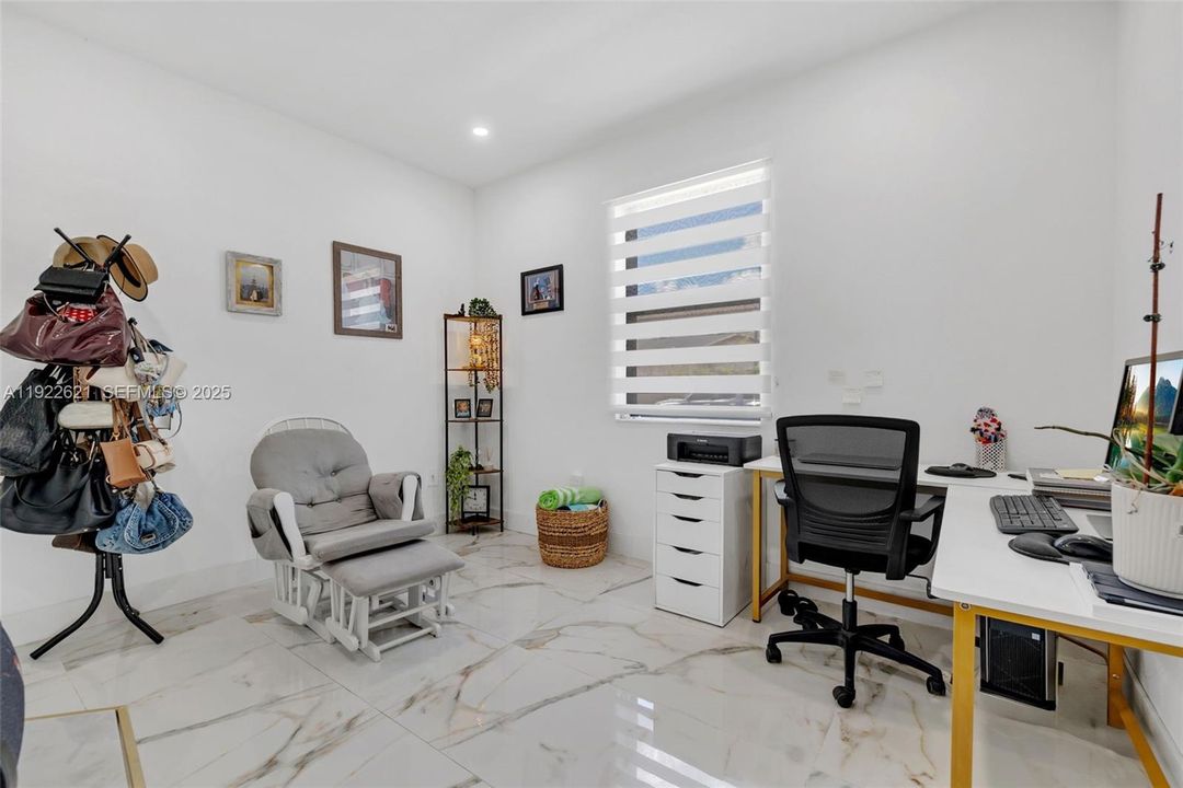 待售: $659,000 (4 贝兹, 3 浴室, 1895 平方英尺)