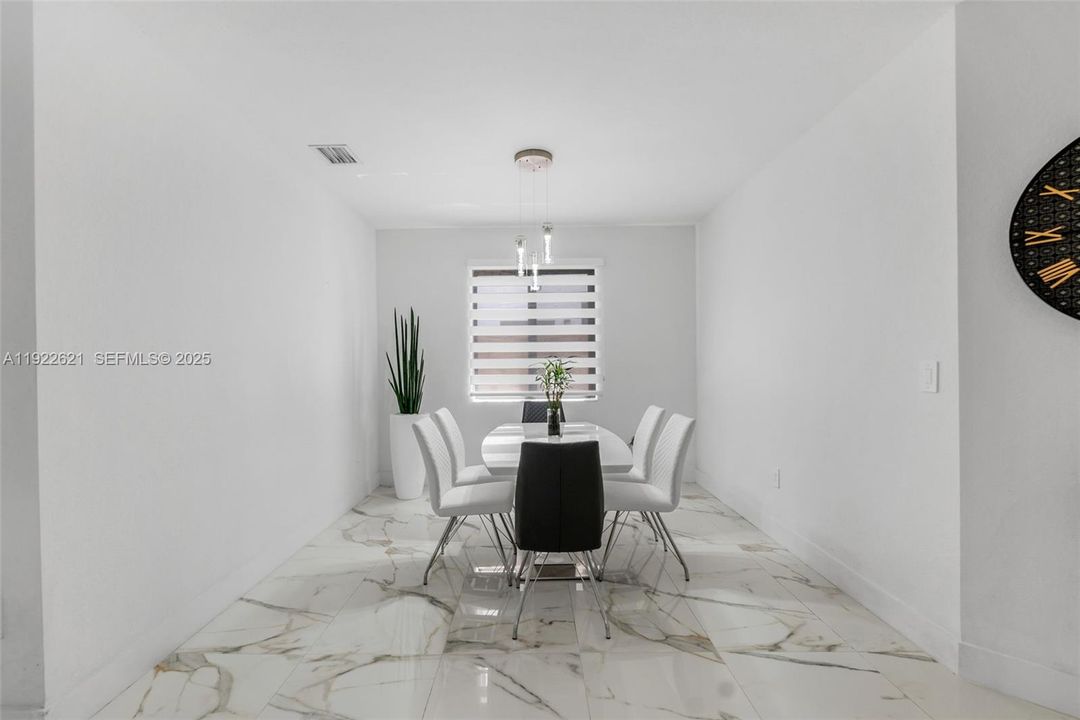 待售: $659,000 (4 贝兹, 3 浴室, 1895 平方英尺)