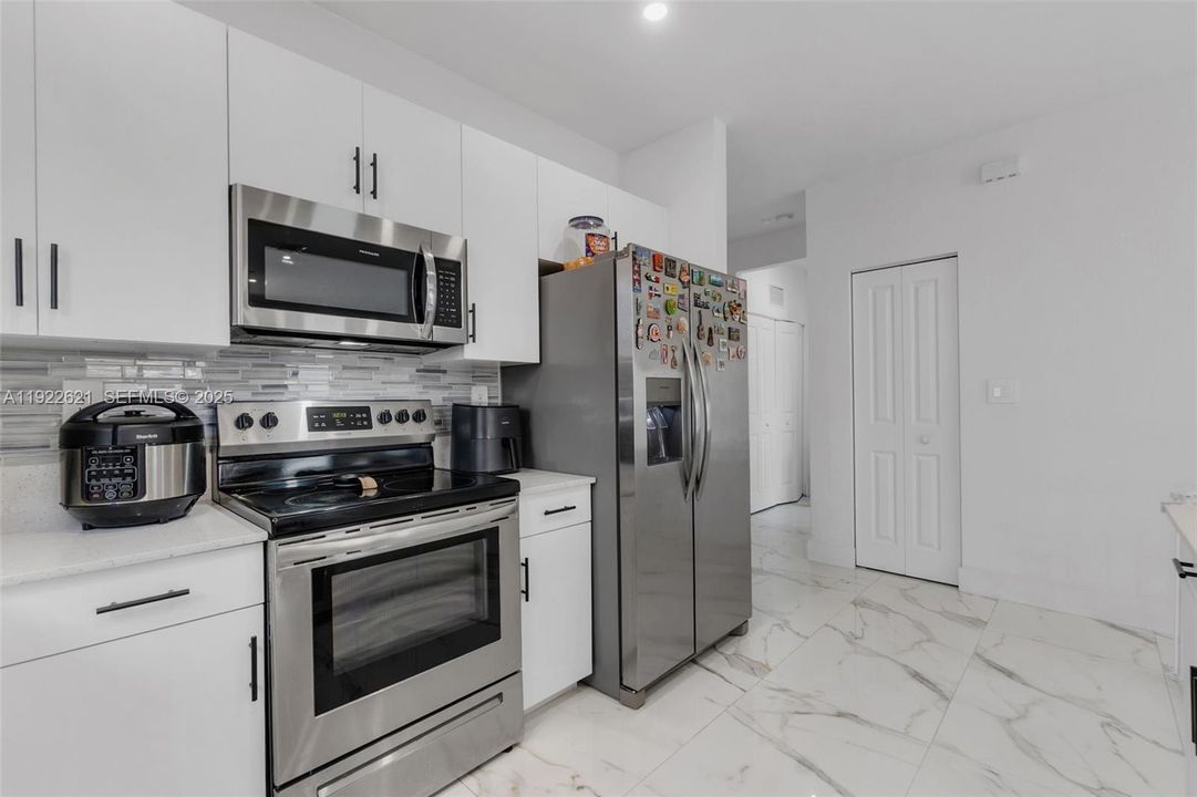 待售: $659,000 (4 贝兹, 3 浴室, 1895 平方英尺)