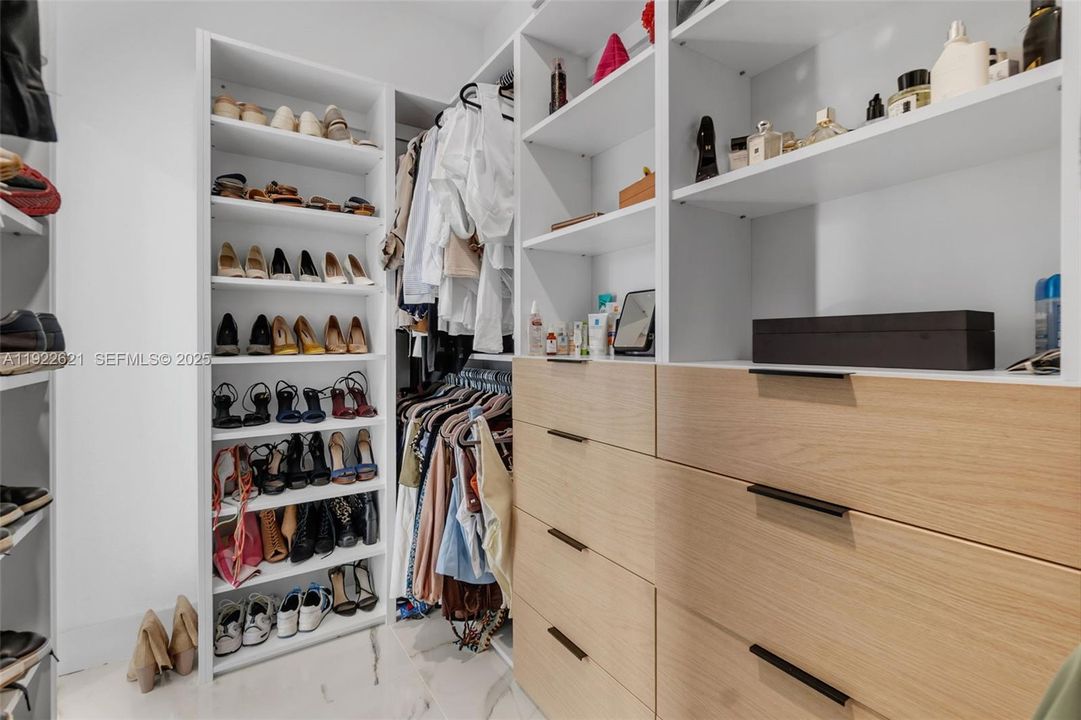 待售: $659,000 (4 贝兹, 3 浴室, 1895 平方英尺)