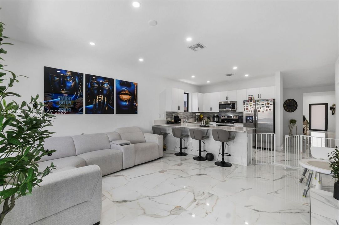 待售: $659,000 (4 贝兹, 3 浴室, 1895 平方英尺)