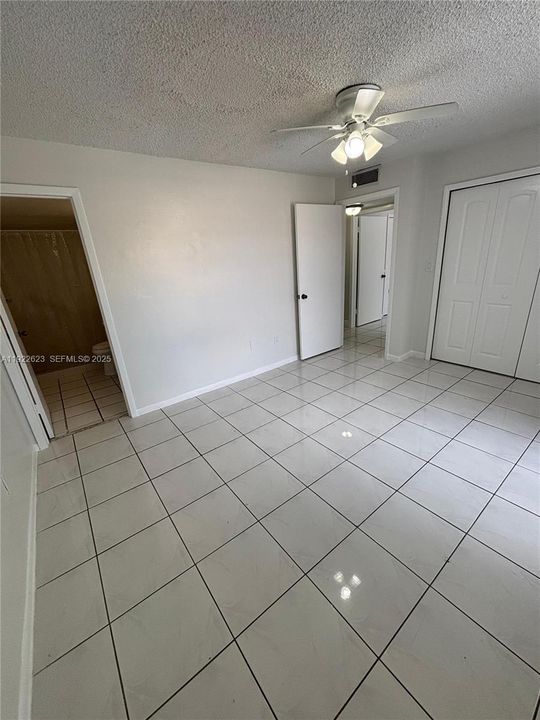 For Rent: $2,200 (2 beds, 2 baths, 918 Square Feet)