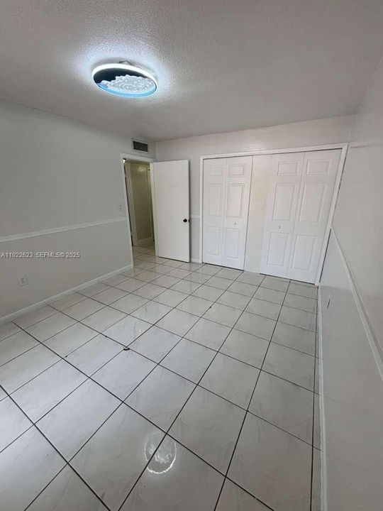 For Rent: $2,200 (2 beds, 2 baths, 918 Square Feet)