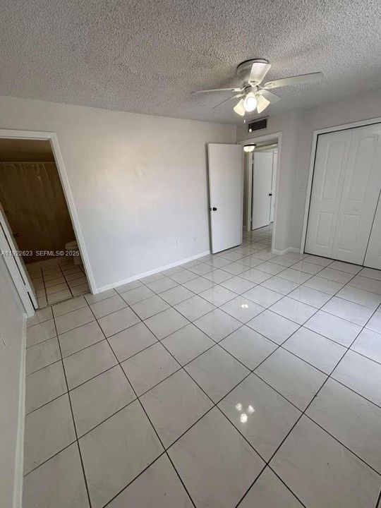 For Rent: $2,200 (2 beds, 2 baths, 918 Square Feet)