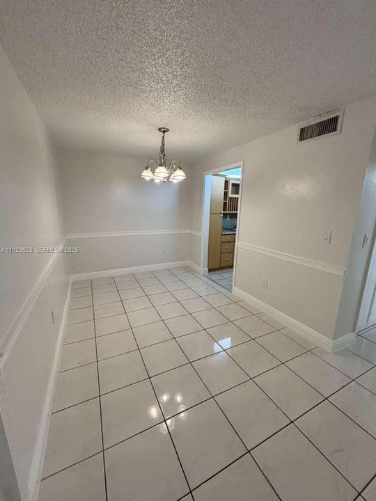For Rent: $2,200 (2 beds, 2 baths, 918 Square Feet)