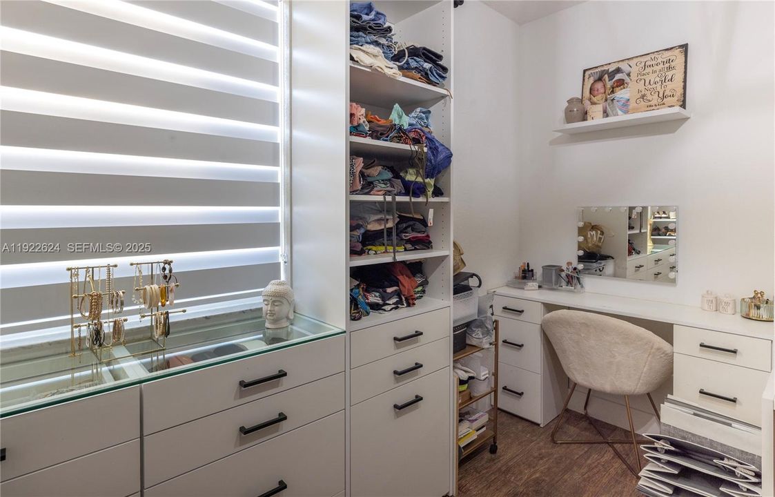 For Sale: $570,000 (3 beds, 2 baths, 1758 Square Feet)