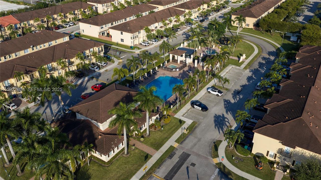 For Sale: $570,000 (3 beds, 2 baths, 1758 Square Feet)