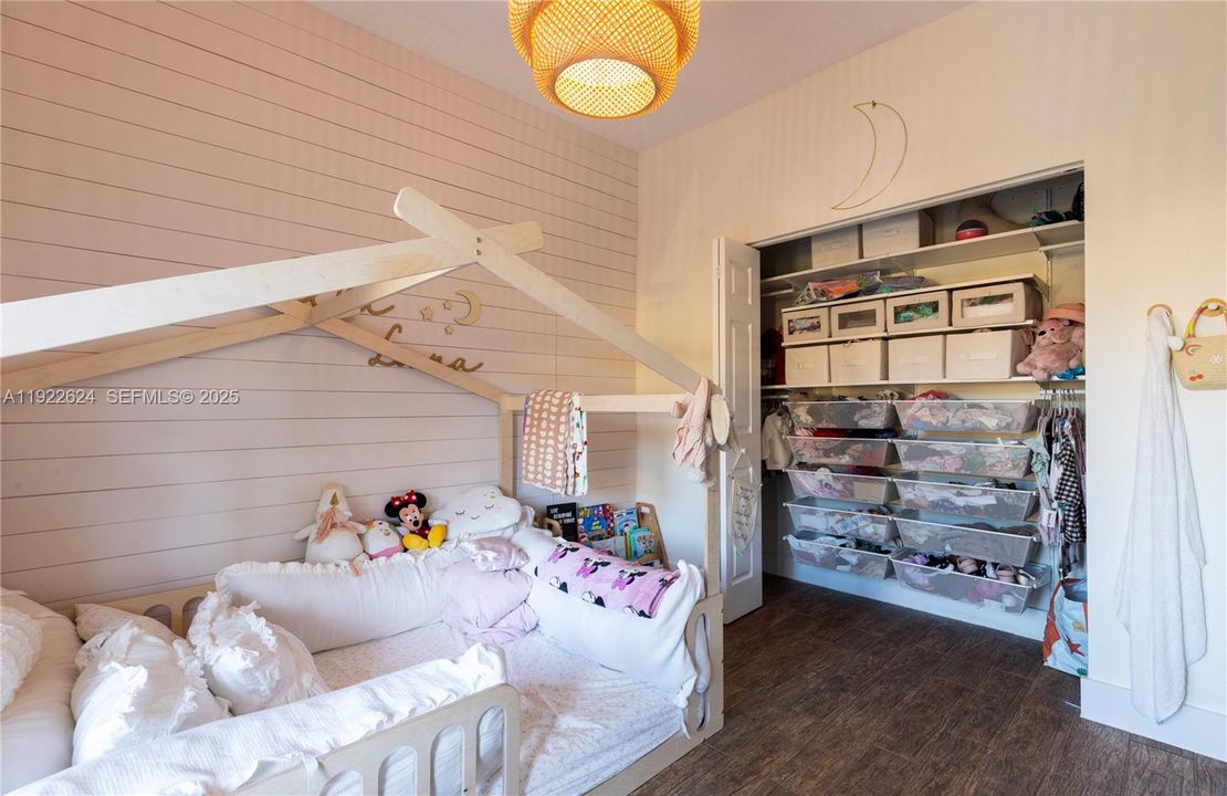 For Sale: $570,000 (3 beds, 2 baths, 1758 Square Feet)