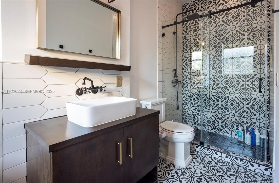 For Sale: $570,000 (3 beds, 2 baths, 1758 Square Feet)