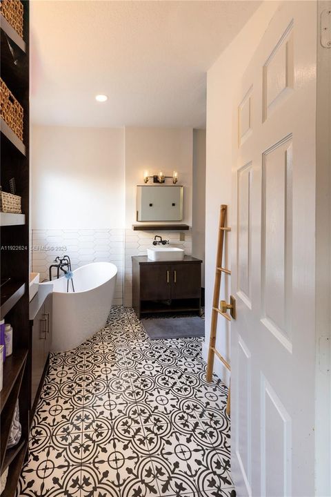 For Sale: $570,000 (3 beds, 2 baths, 1758 Square Feet)