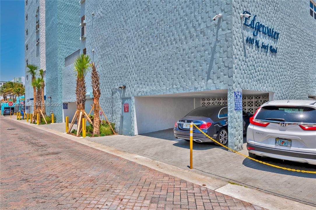 For Sale: $690,000 (2 beds, 2 baths, 1000 Square Feet)