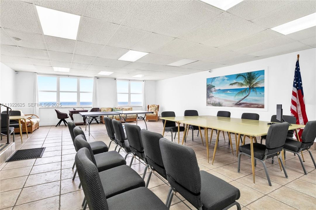 For Sale: $690,000 (2 beds, 2 baths, 1000 Square Feet)