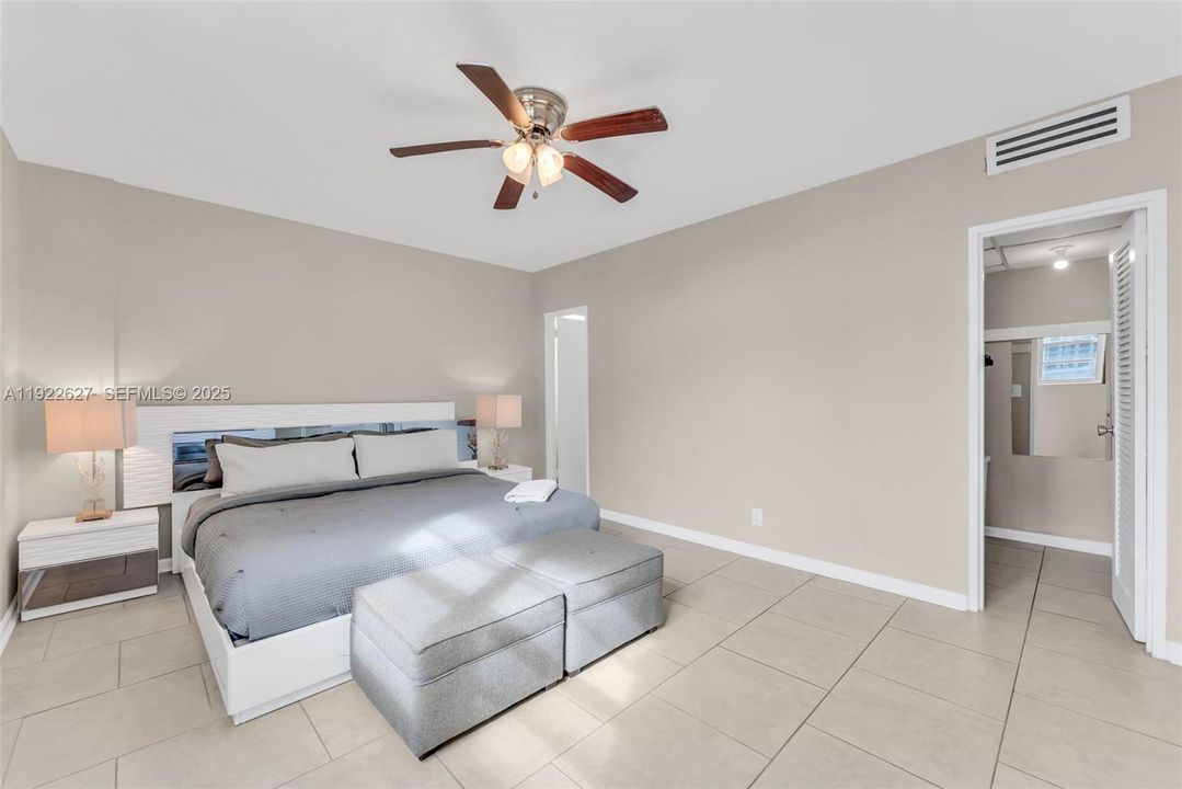 En Venta: $575,000 (2 camas, 2 baños, 1176 Pies cuadrados)