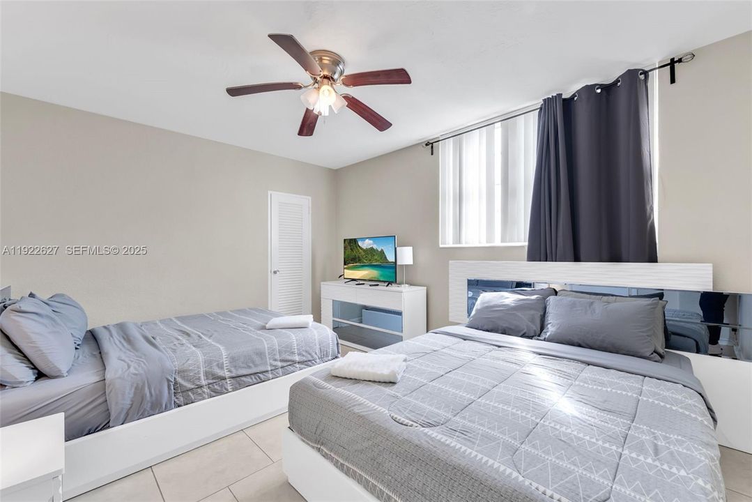 En Venta: $575,000 (2 camas, 2 baños, 1176 Pies cuadrados)