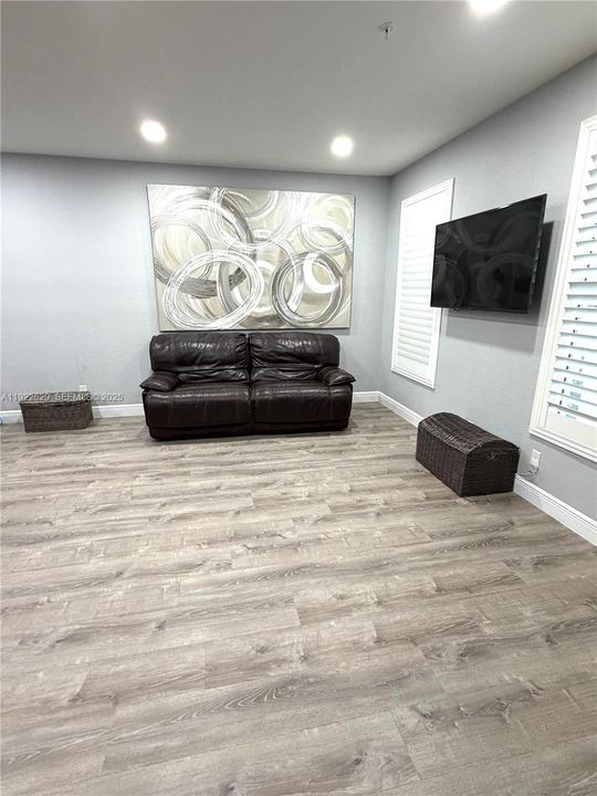 For Rent: $3,100 (3 beds, 3 baths, 1826 Square Feet)