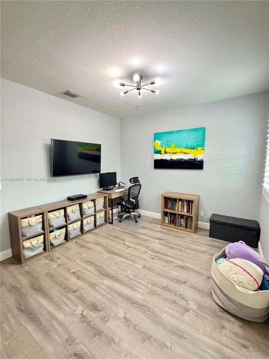 For Rent: $3,100 (3 beds, 3 baths, 1826 Square Feet)