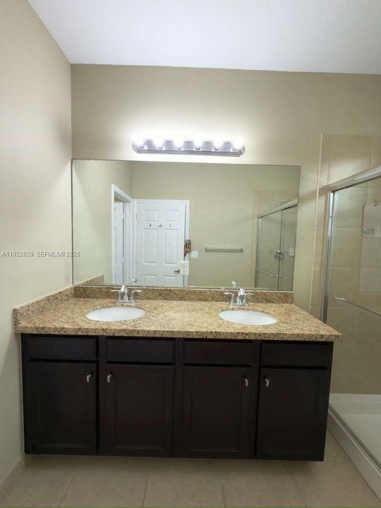 For Rent: $3,100 (3 beds, 3 baths, 1826 Square Feet)