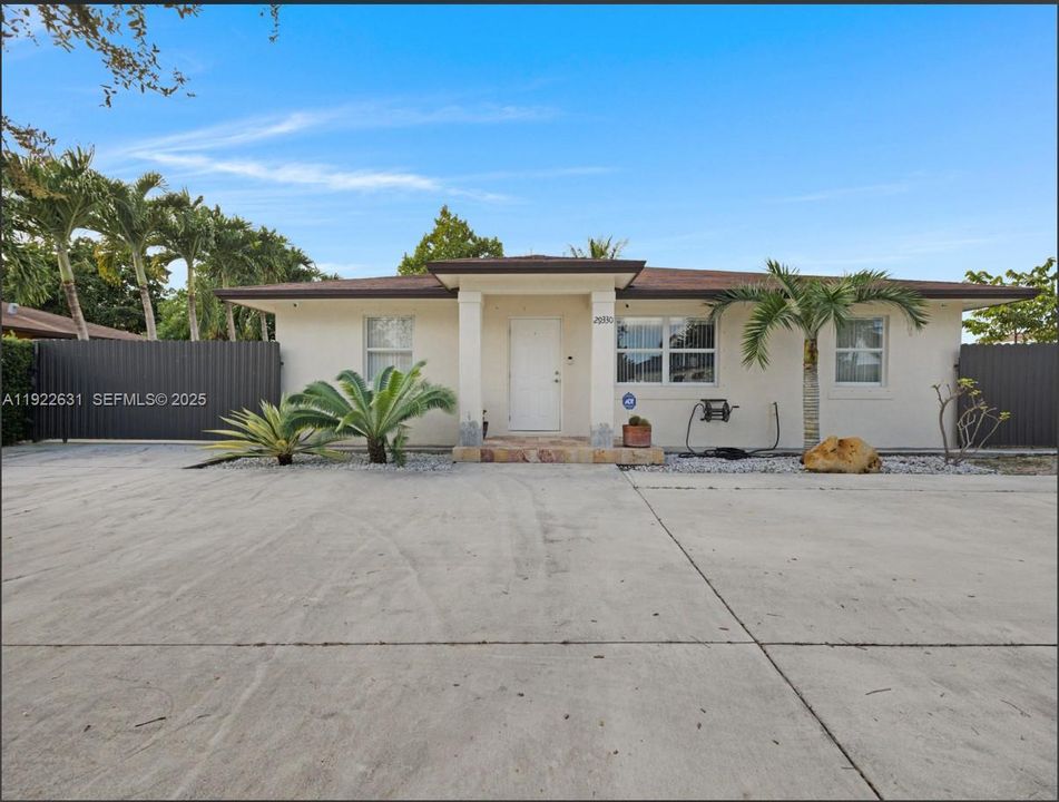 На продажу: $519,900 (3 спален, 2 ванн, 1200 Квадратных фут)