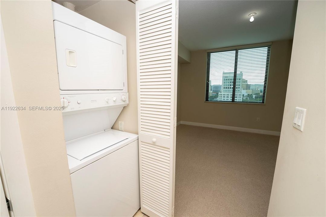 For Sale: $495,000 (1 beds, 1 baths, 780 Square Feet)