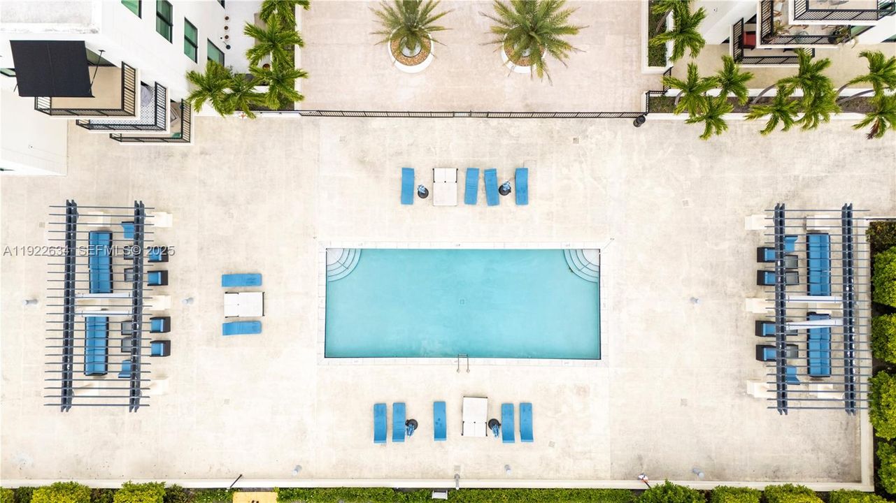 For Sale: $495,000 (1 beds, 1 baths, 780 Square Feet)