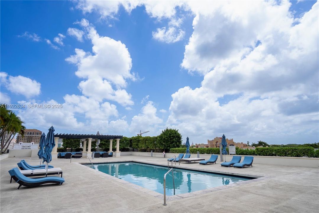 For Sale: $495,000 (1 beds, 1 baths, 780 Square Feet)