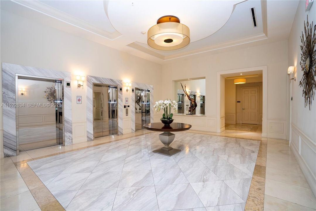 For Sale: $495,000 (1 beds, 1 baths, 780 Square Feet)