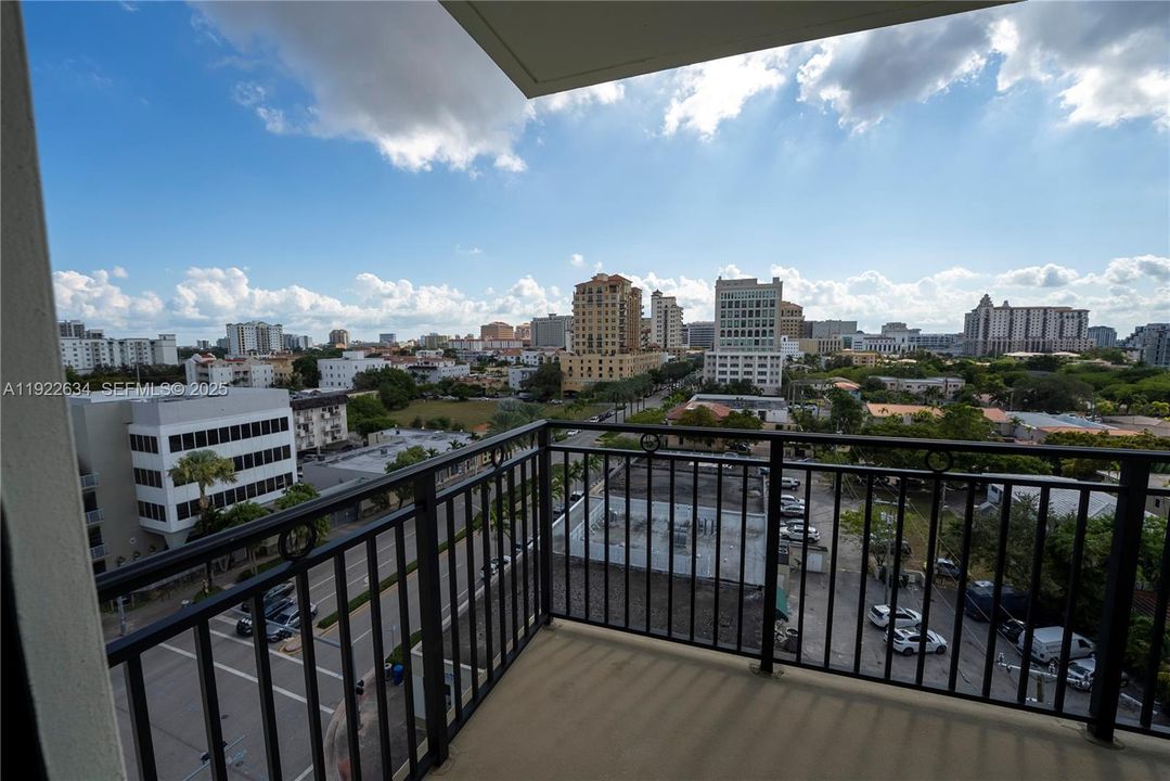 For Sale: $495,000 (1 beds, 1 baths, 780 Square Feet)