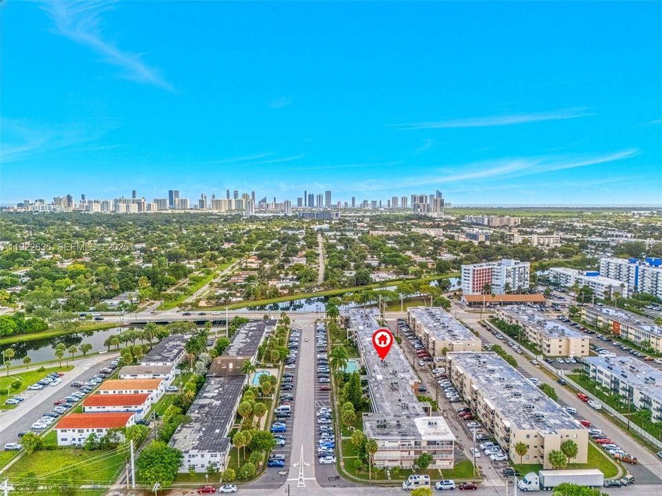 For Rent: $1,600 (1 beds, 1 baths, 800 Square Feet)