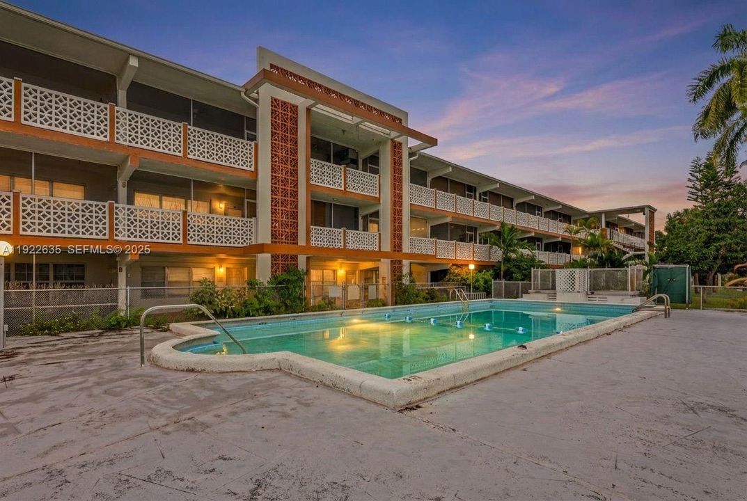 For Rent: $1,600 (1 beds, 1 baths, 800 Square Feet)