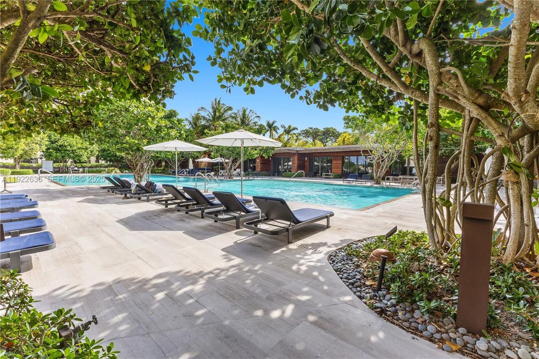 На продажу: $13,700,000 (3 спален, 3 ванн, 3620 Квадратных фут)