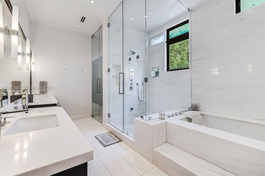 For Sale: $28,950,000 (6 beds, 6 baths, 13147 Square Feet)