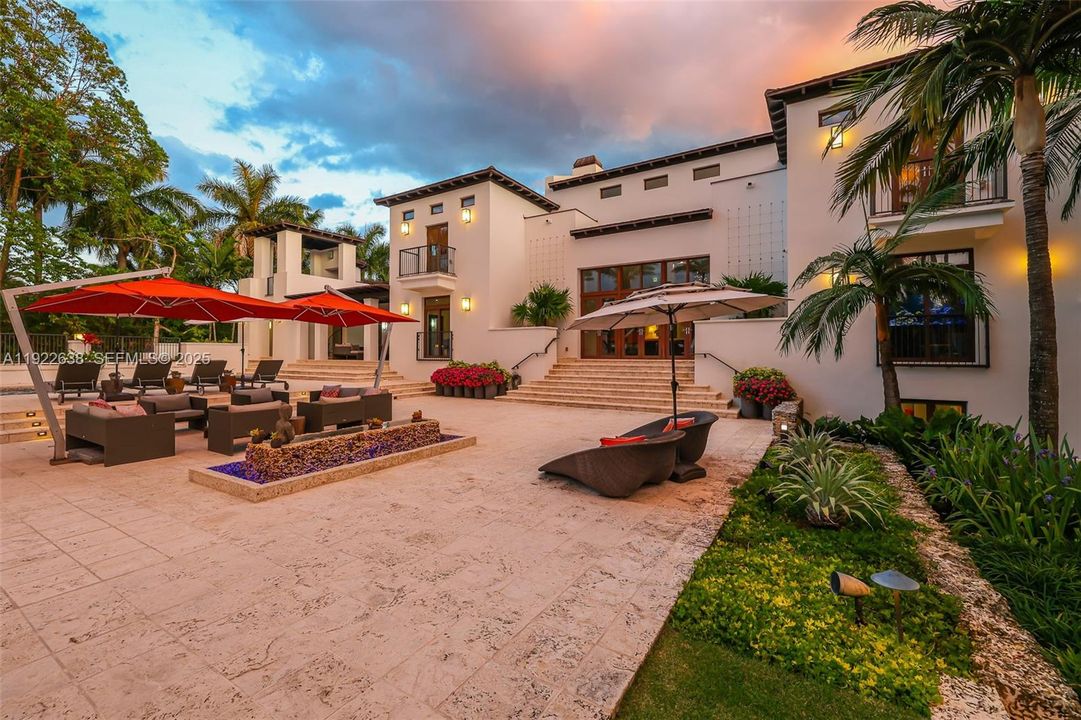 For Sale: $28,950,000 (6 beds, 6 baths, 13147 Square Feet)