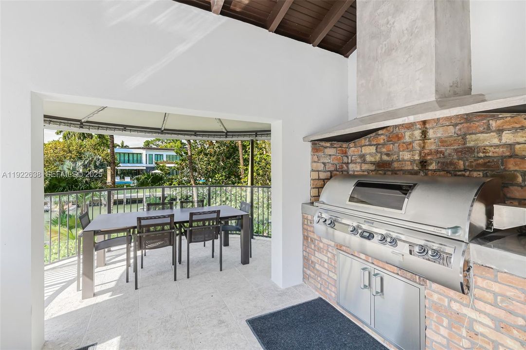 For Sale: $28,950,000 (6 beds, 6 baths, 13147 Square Feet)