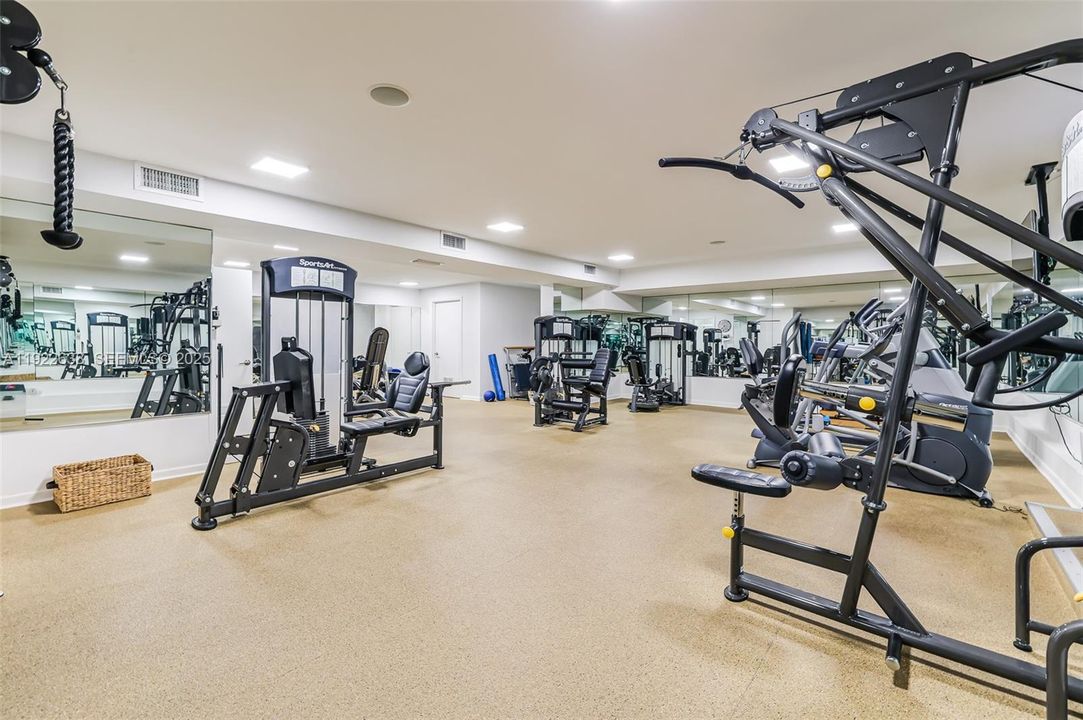 For Sale: $28,950,000 (6 beds, 6 baths, 13147 Square Feet)