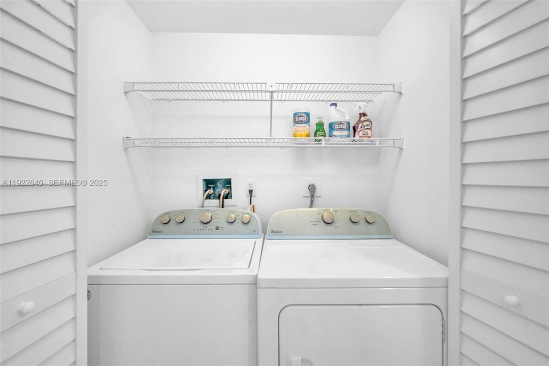 出租: $7,700 (2 贝兹, 2 浴室, 2020 平方英尺)