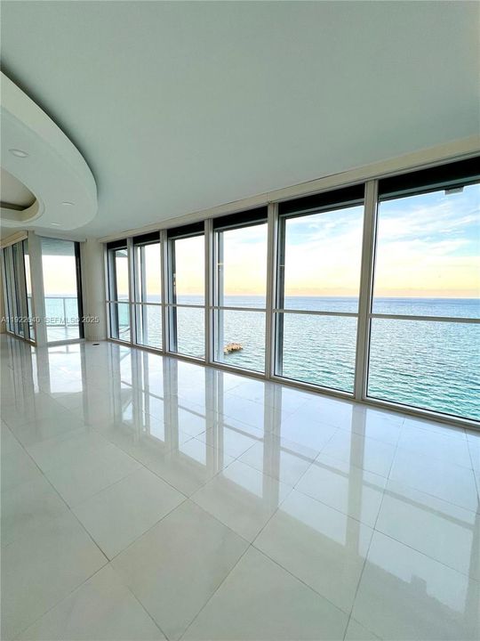 出租: $7,700 (2 贝兹, 2 浴室, 2020 平方英尺)