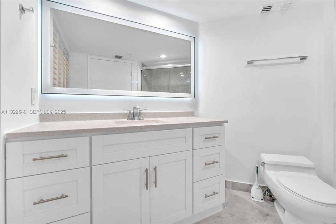 出租: $7,700 (2 贝兹, 2 浴室, 2020 平方英尺)