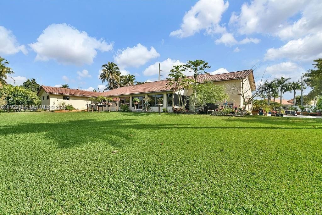 待售: $3,690,000 (6 贝兹, 4 浴室, 4052 平方英尺)