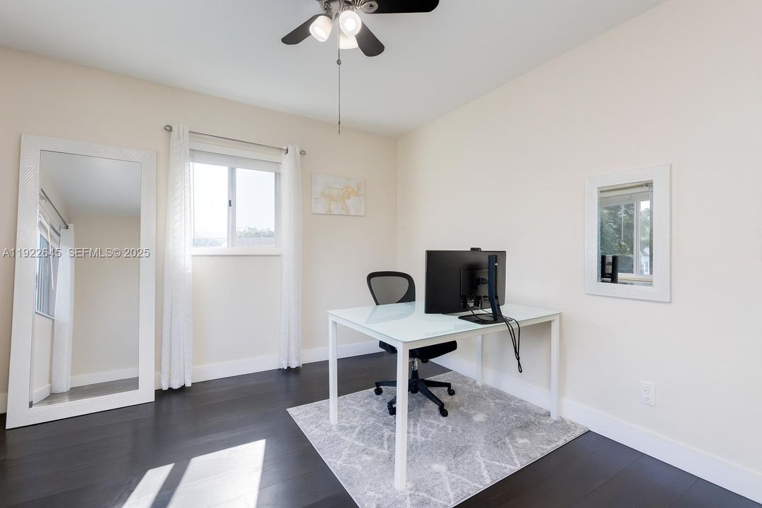 For Sale: $899,000 (3 beds, 2 baths, 1836 Square Feet)