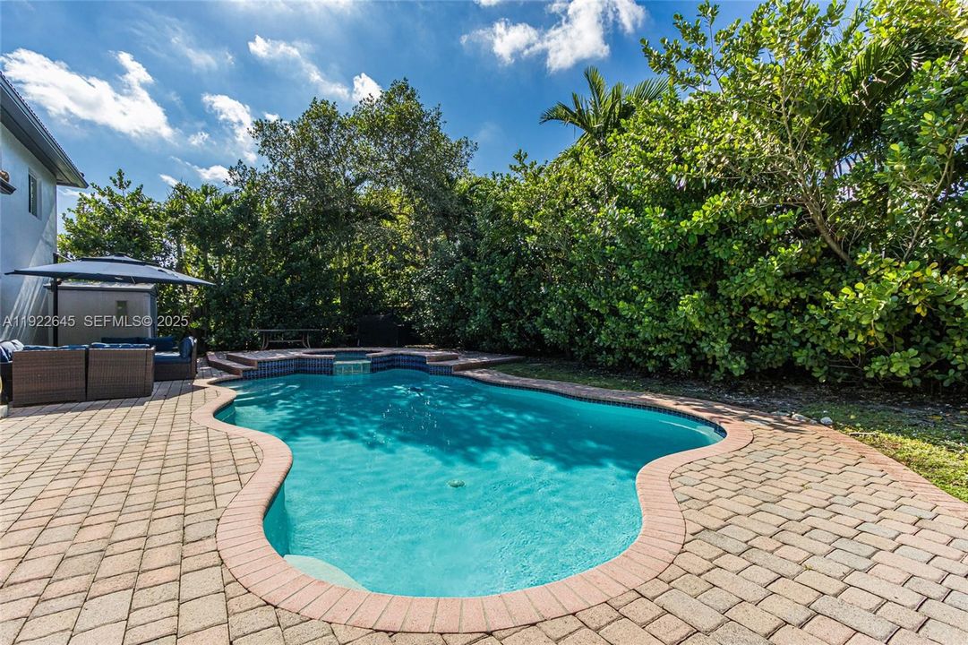 For Sale: $899,000 (3 beds, 2 baths, 1836 Square Feet)