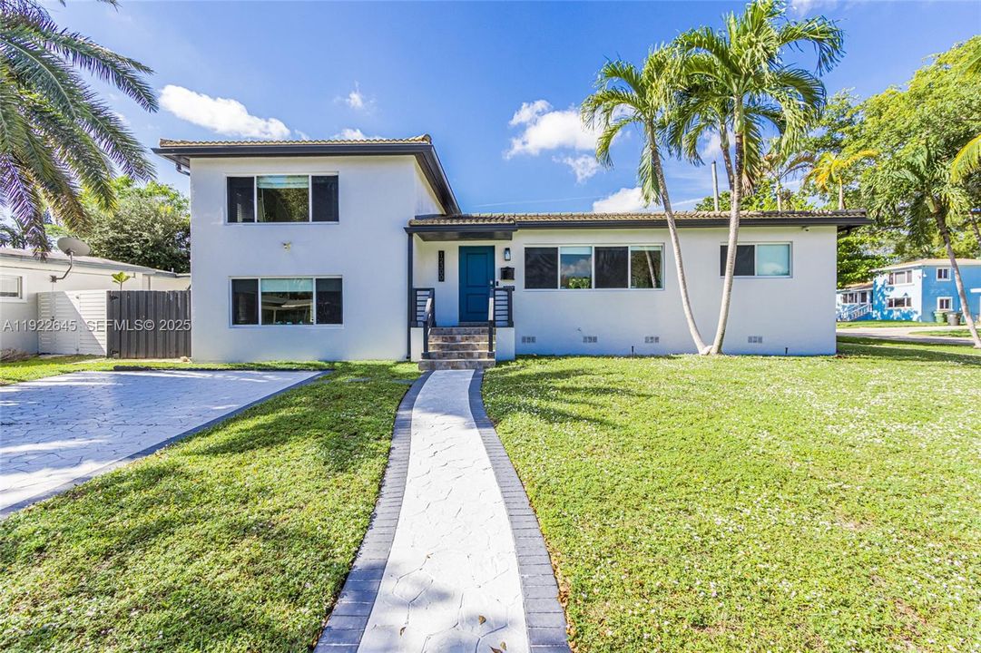 For Sale: $899,000 (3 beds, 2 baths, 1836 Square Feet)