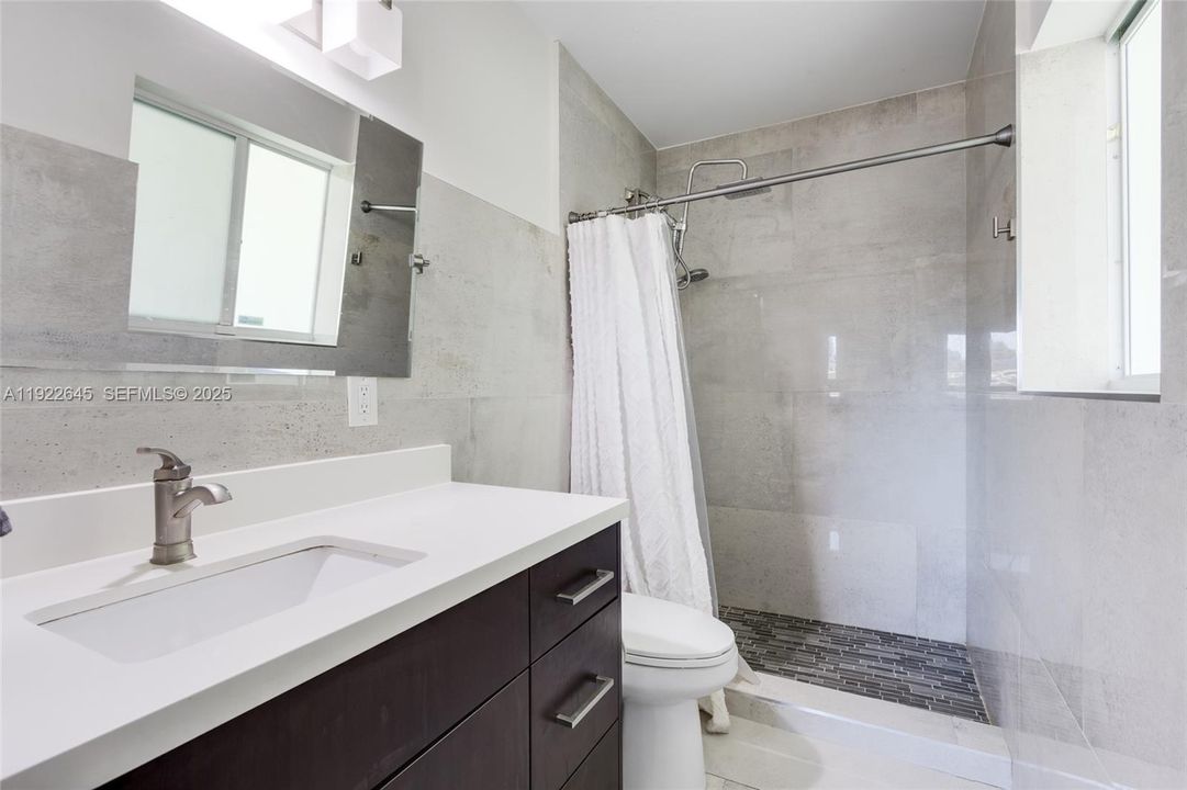 For Sale: $899,000 (3 beds, 2 baths, 1836 Square Feet)