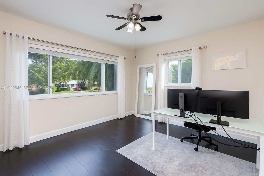 For Sale: $899,000 (3 beds, 2 baths, 1836 Square Feet)