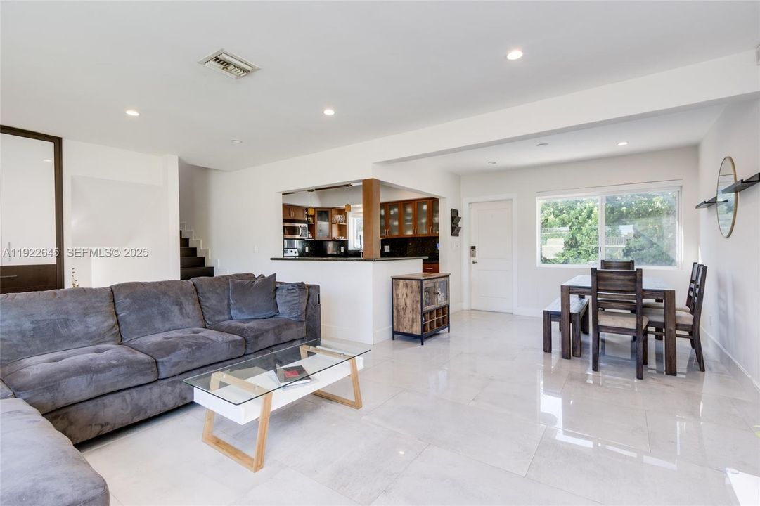 For Sale: $899,000 (3 beds, 2 baths, 1836 Square Feet)