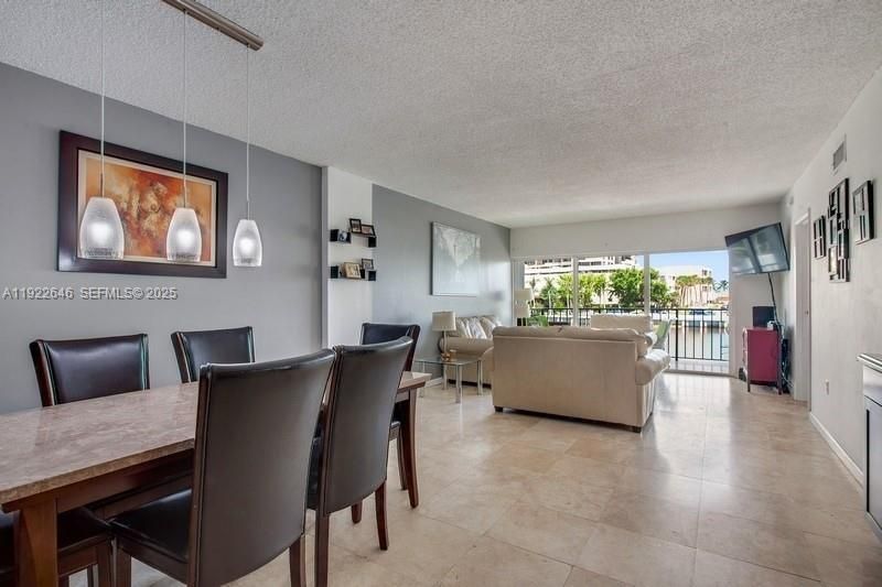 For Sale: $578,000 (2 beds, 2 baths, 1300 Square Feet)