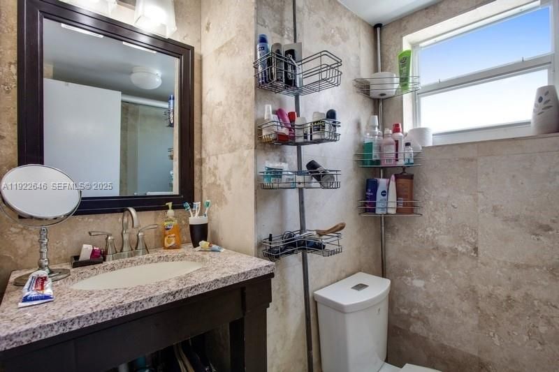 For Sale: $578,000 (2 beds, 2 baths, 1300 Square Feet)