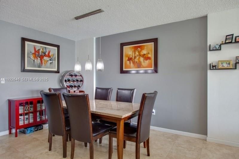 For Sale: $578,000 (2 beds, 2 baths, 1300 Square Feet)