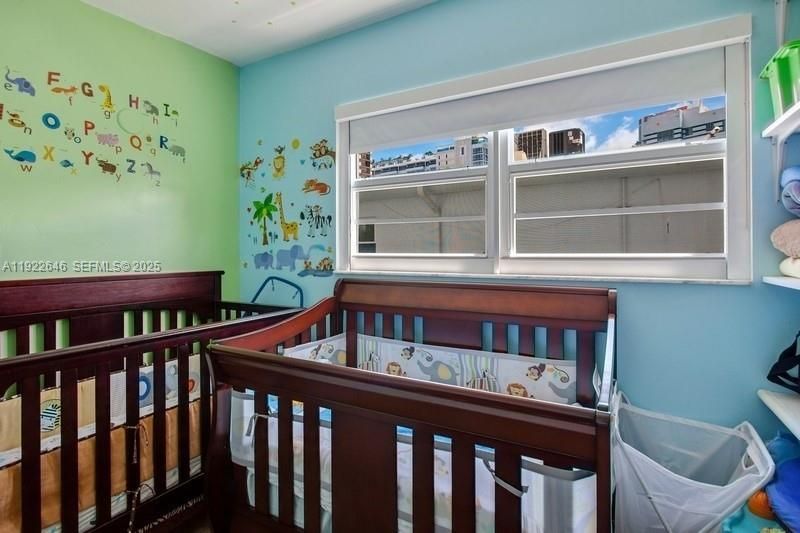 For Sale: $578,000 (2 beds, 2 baths, 1300 Square Feet)