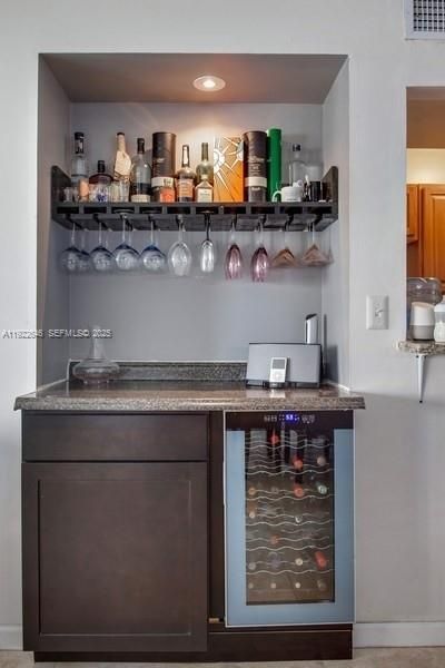 For Sale: $578,000 (2 beds, 2 baths, 1300 Square Feet)