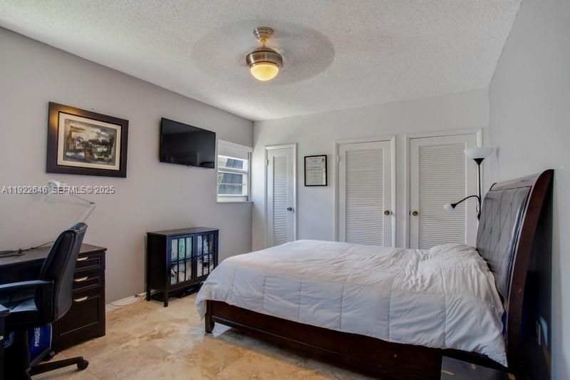 For Sale: $578,000 (2 beds, 2 baths, 1300 Square Feet)